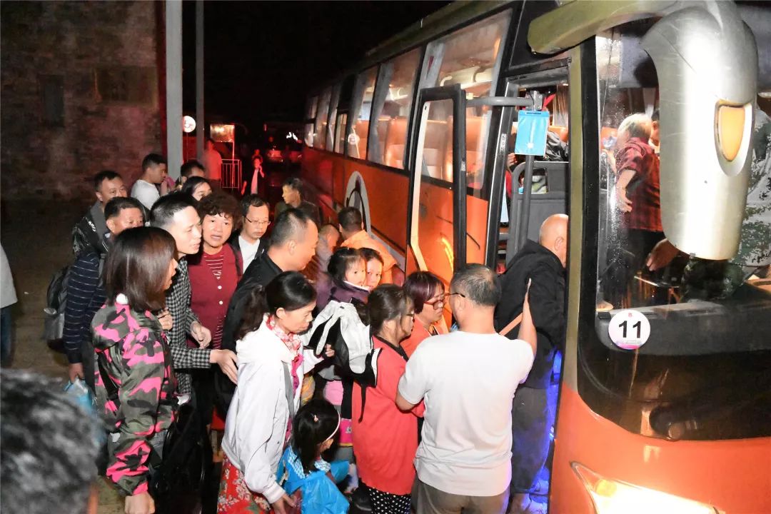 最不愿見(jiàn)到災(zāi)難的地方又受災(zāi)，汶川航拍畫面令人揪心