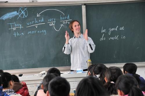 外教市場雷聲滾滾，行業(yè)正規(guī)化需社會輿論和監(jiān)督
