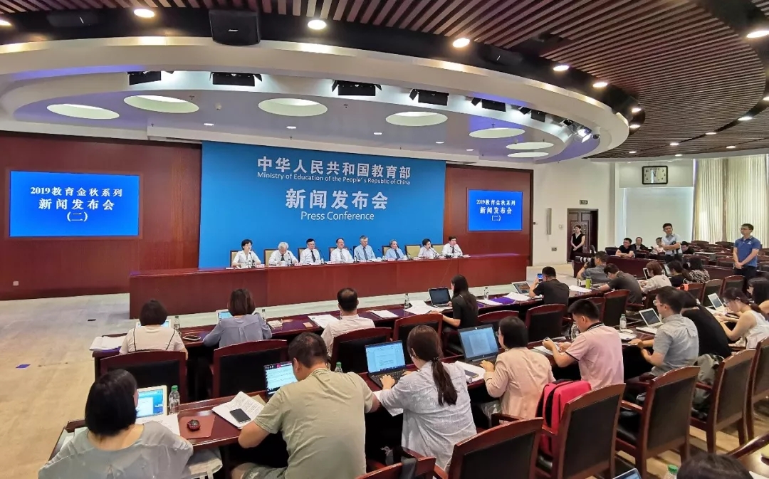 重磅！普通高中思想政治、語文、歷史統(tǒng)編教材將投入使用！有這些新變化~