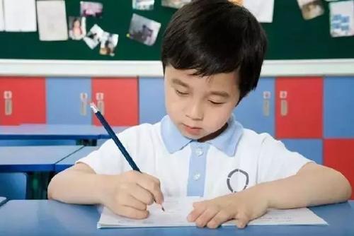 教育部：再不練字，孩子將無(wú)緣上大學(xué)?。ɡ蠋熮D(zhuǎn)給家長(zhǎng)）