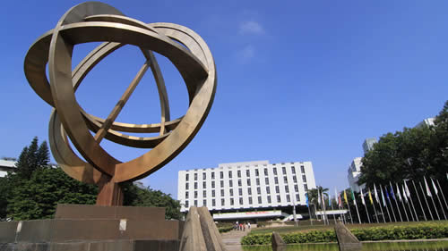 這所大學(xué)不是985、211，校友總財(cái)富僅次于清華北大，位居全國第三