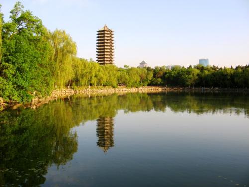 北大一教師被舉報(bào)與多人發(fā)生不正當(dāng)關(guān)系，校方通報(bào)：撤銷教師資格！解聘！| 特別關(guān)注